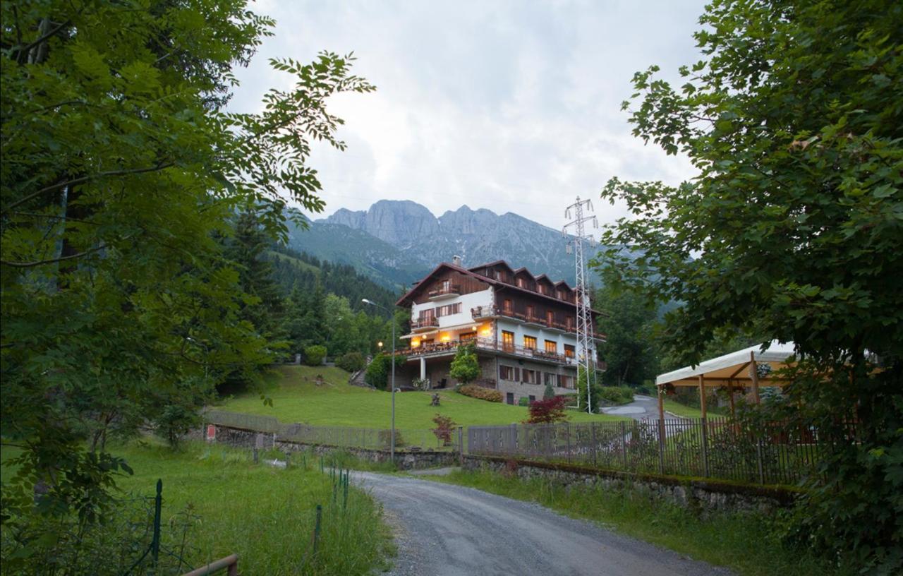 Albergo Ristorante Scanapà Castione della Presolana Exterior foto