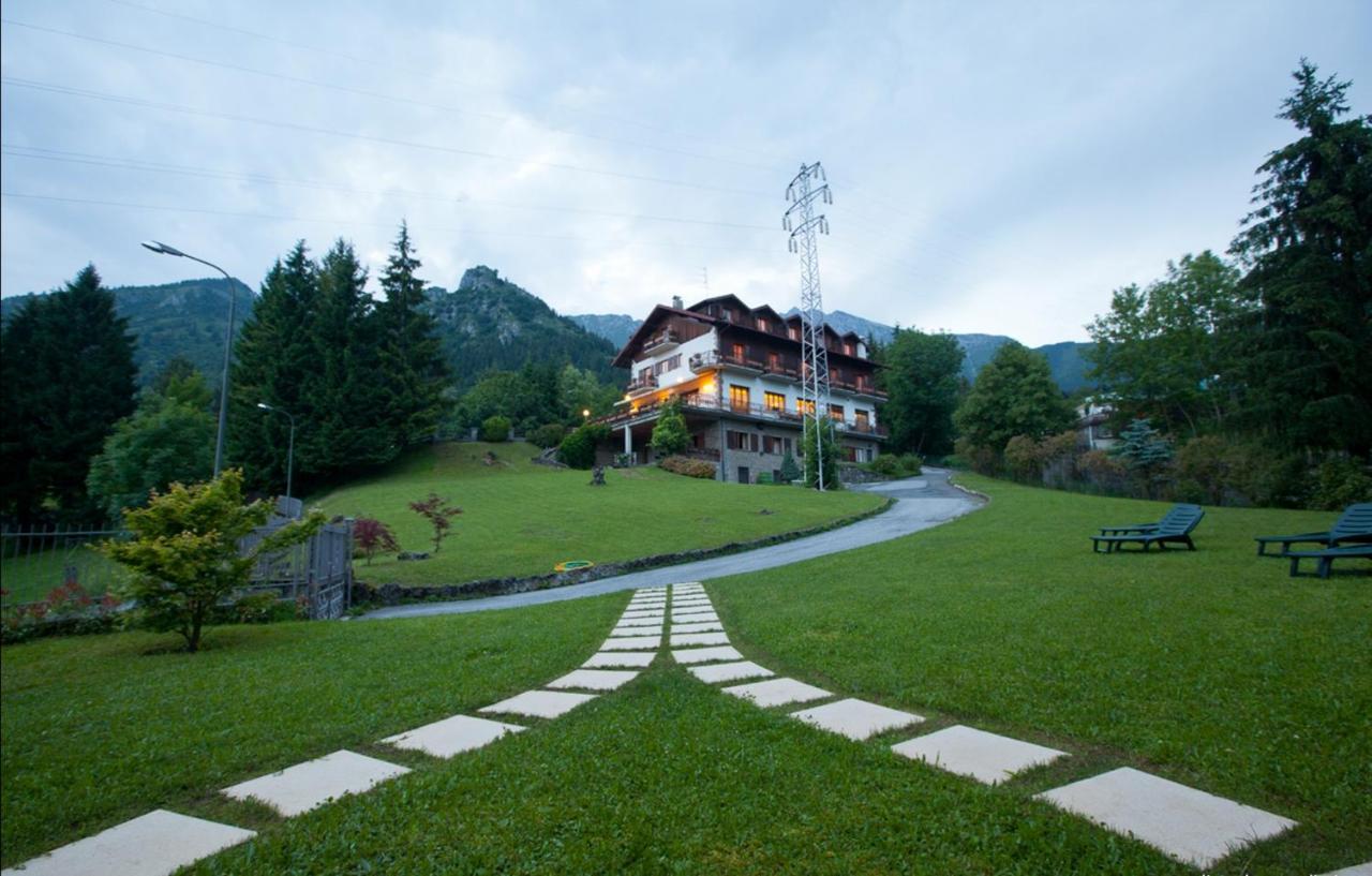 Albergo Ristorante Scanapà Castione della Presolana Exterior foto