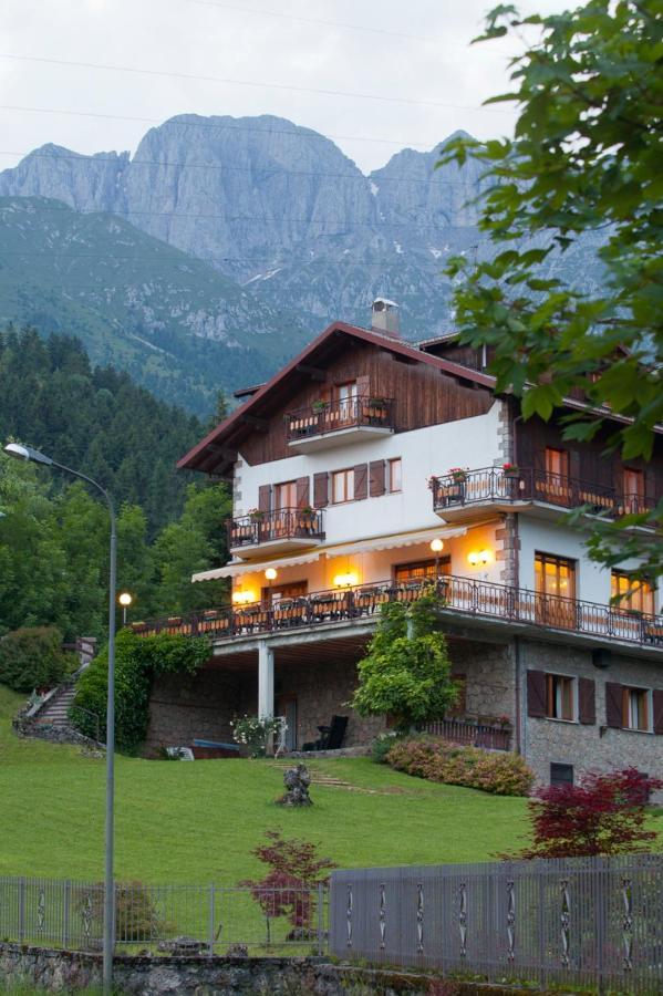 Albergo Ristorante Scanapà Castione della Presolana Exterior foto