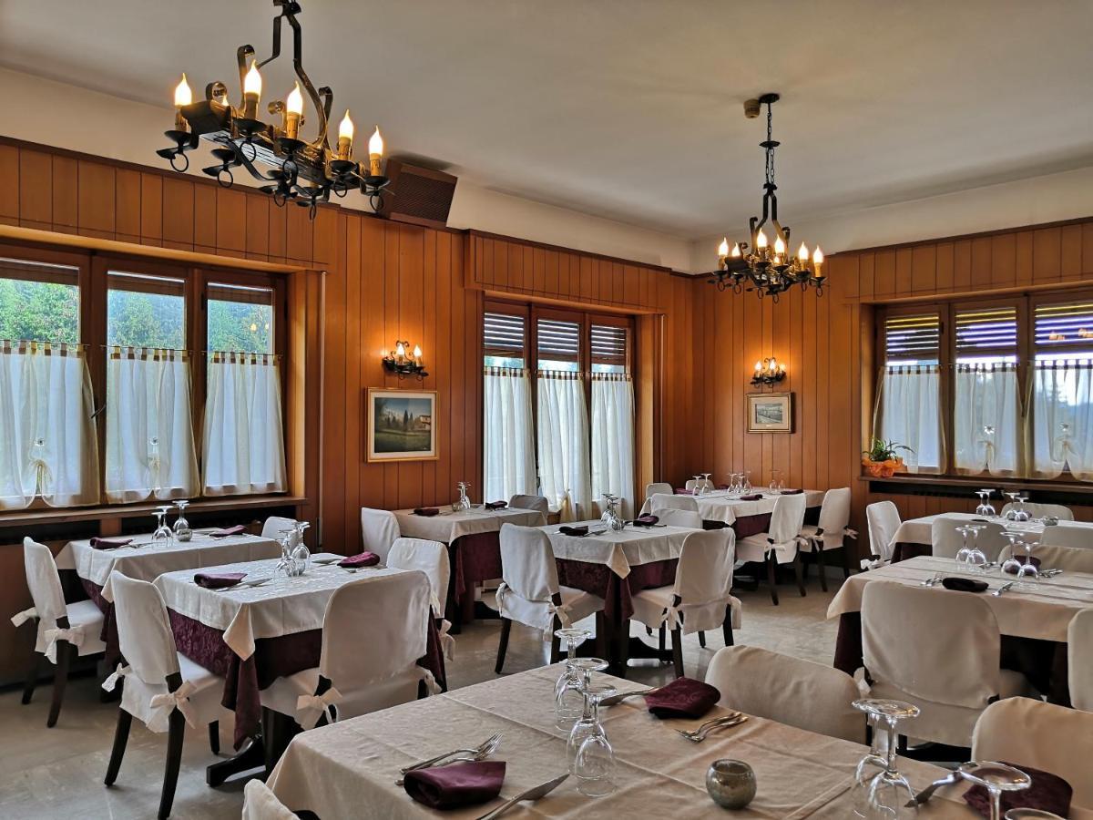 Albergo Ristorante Scanapà Castione della Presolana Exterior foto