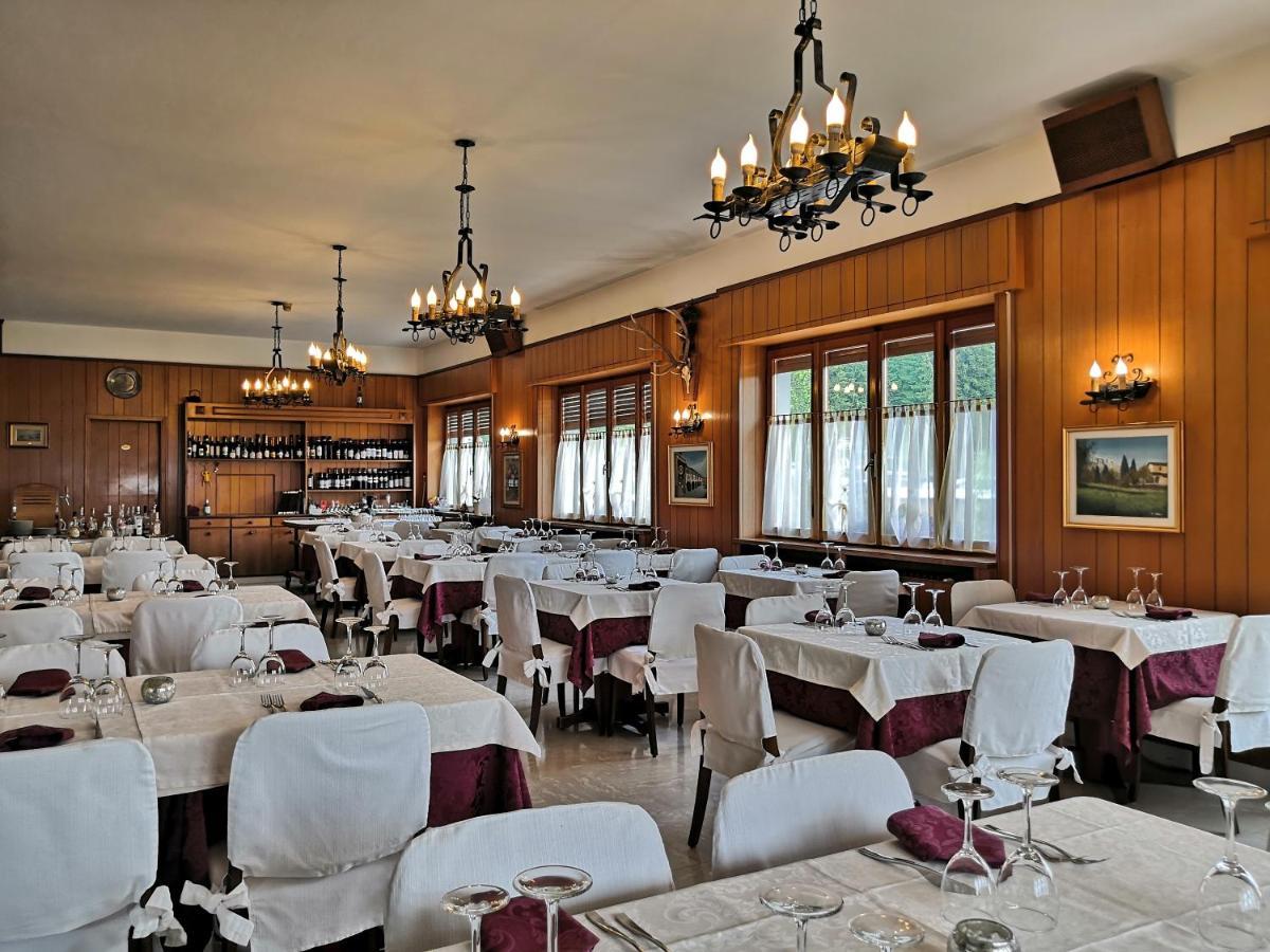 Albergo Ristorante Scanapà Castione della Presolana Exterior foto