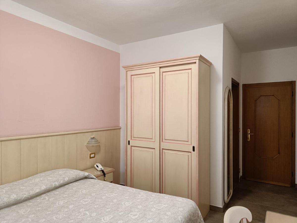 Albergo Ristorante Scanapà Castione della Presolana Exterior foto