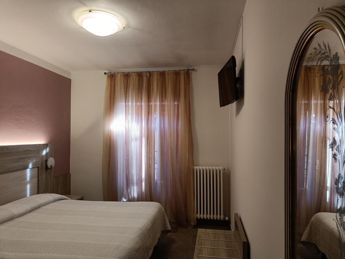 Albergo Ristorante Scanapà Castione della Presolana Exterior foto