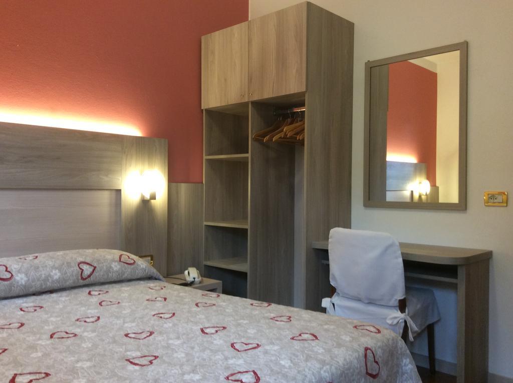 Albergo Ristorante Scanapà Castione della Presolana Exterior foto